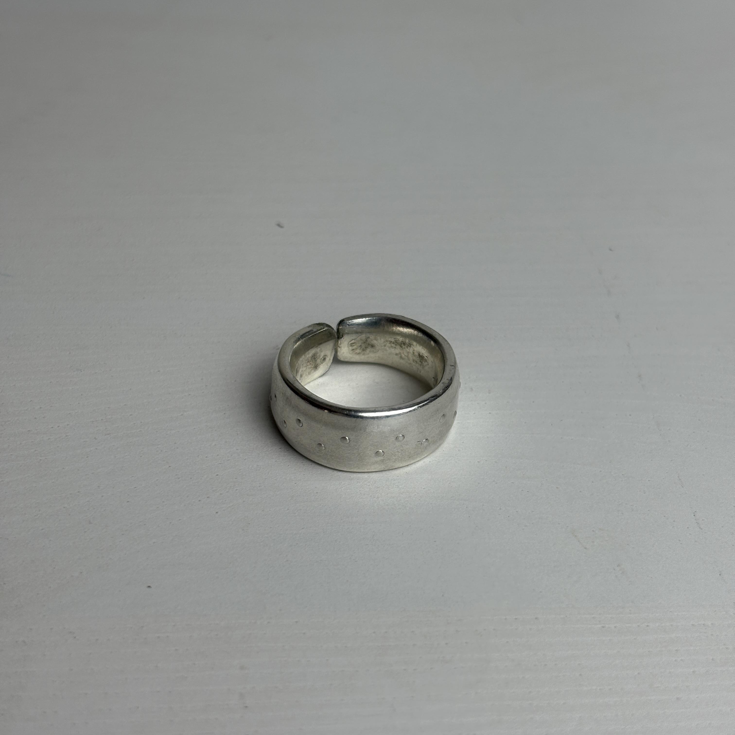 Arthur - Versilberter Klassiker Ring
