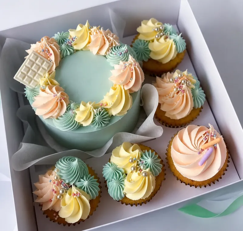 Pretty Piping Bento Box