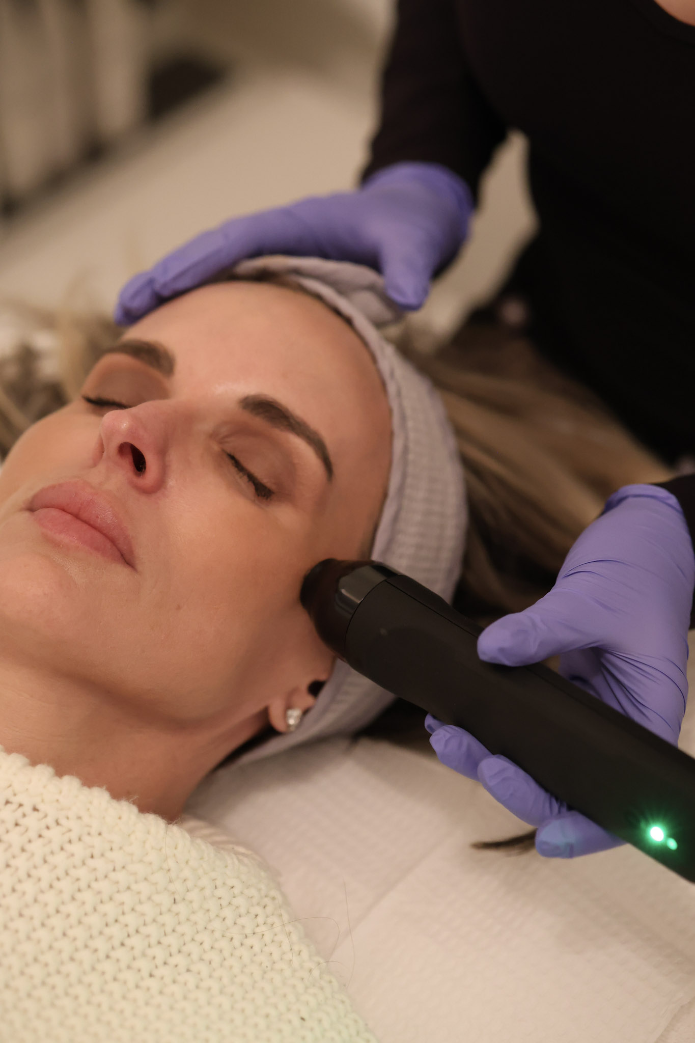 FACIAL- Glo2 Facial – Oxygenation and Hydration