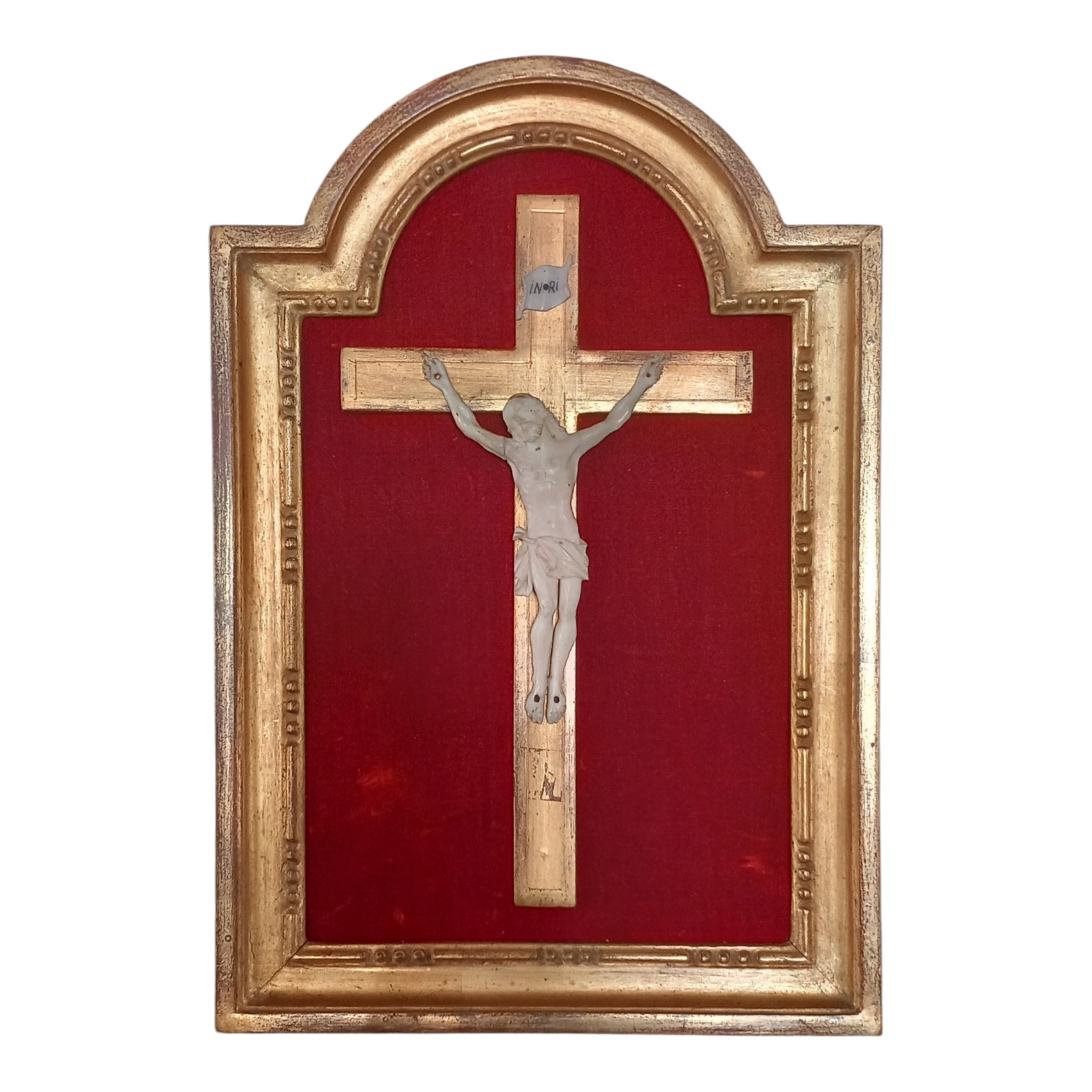 Crucifix en ivoire sculpté