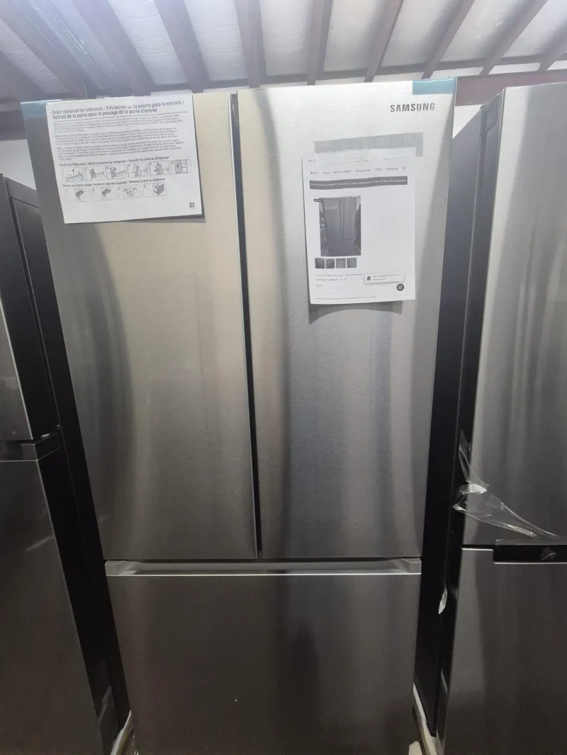Samsung RF18A5101SR 17.5 cu. ft. counter-depth French door refrigerator