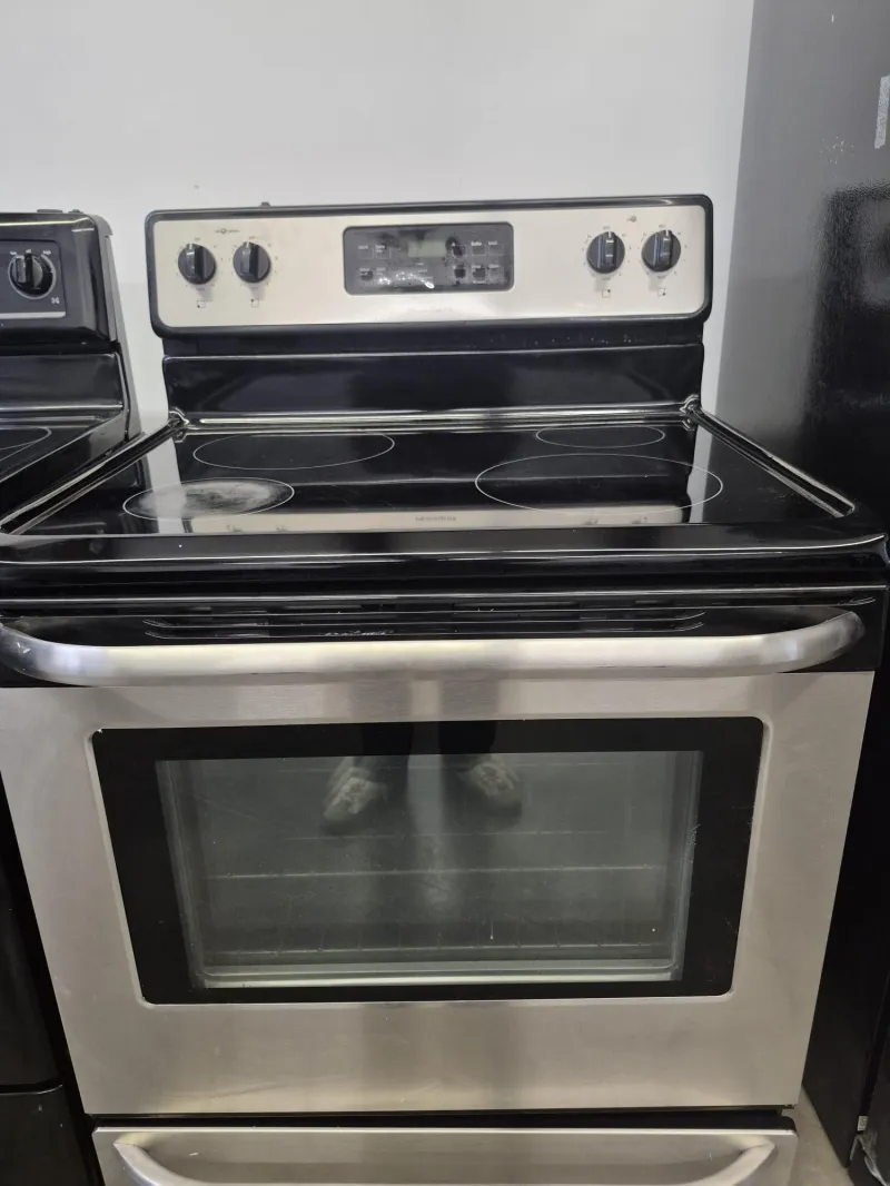 Frigidaire CFEF3014LSA 30” Electric Stove – Glass Top Self-Clean Stainless Steel
