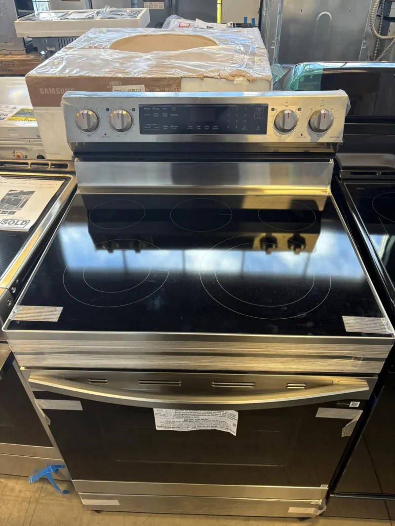Samsung NE63A6511SS/AC 30-Inch Smart Electric Range with Air Fry & Convection