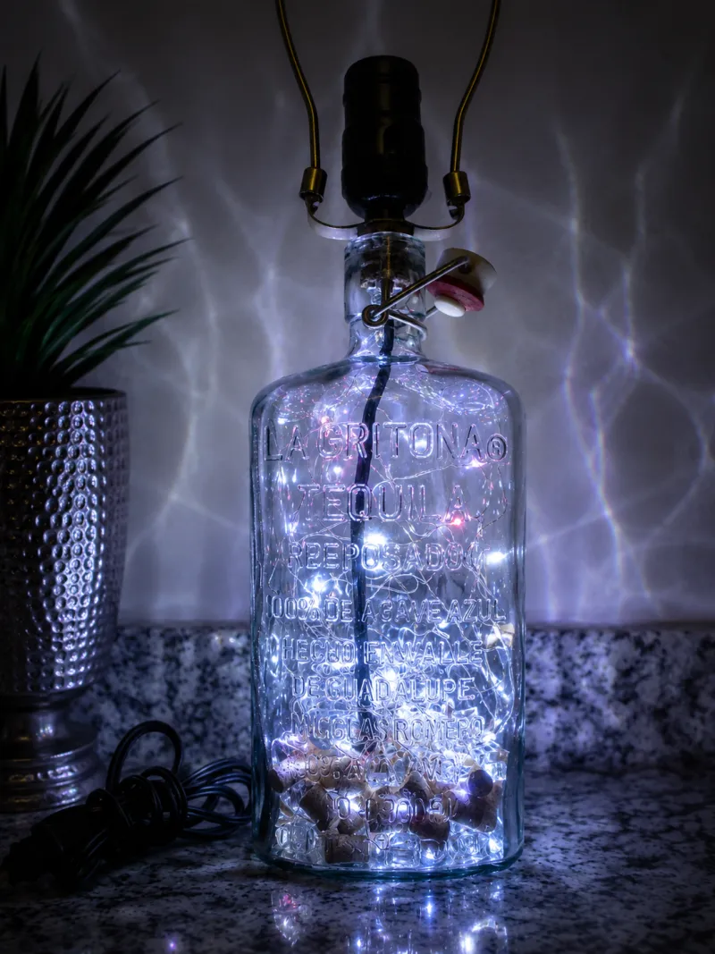 La Gritona Tequila Bottle Lamp – Handcrafted Luxury Décor
