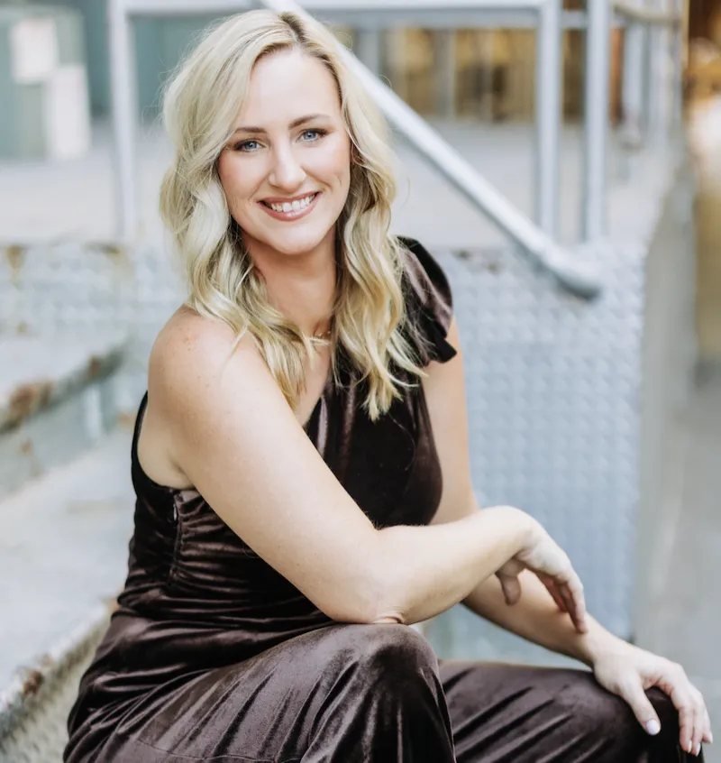 Danielle Stringer, hand lettering artist and business mentor