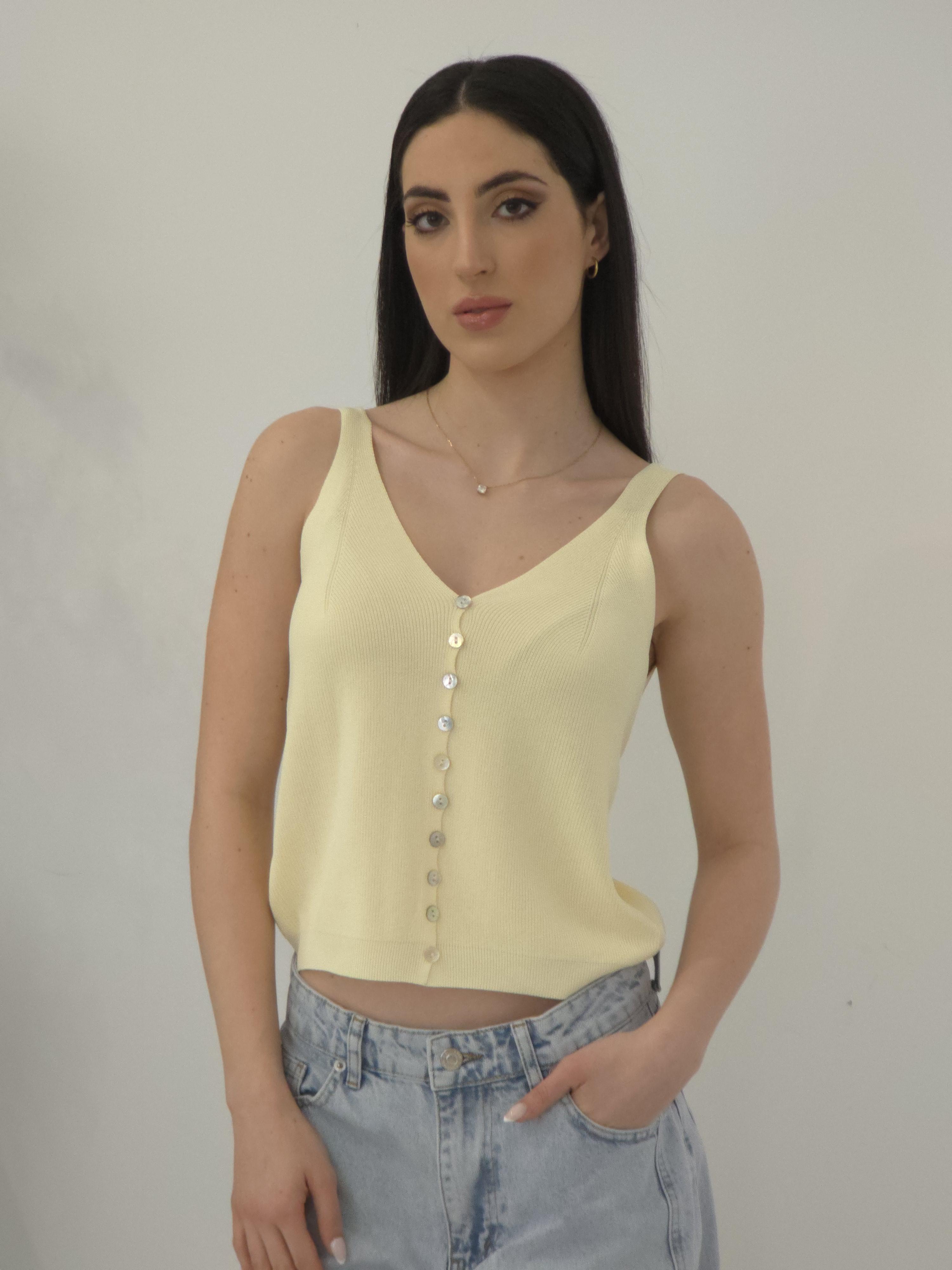 TOP WITH STRAPS AND FRONT BUTTON CLOSURE