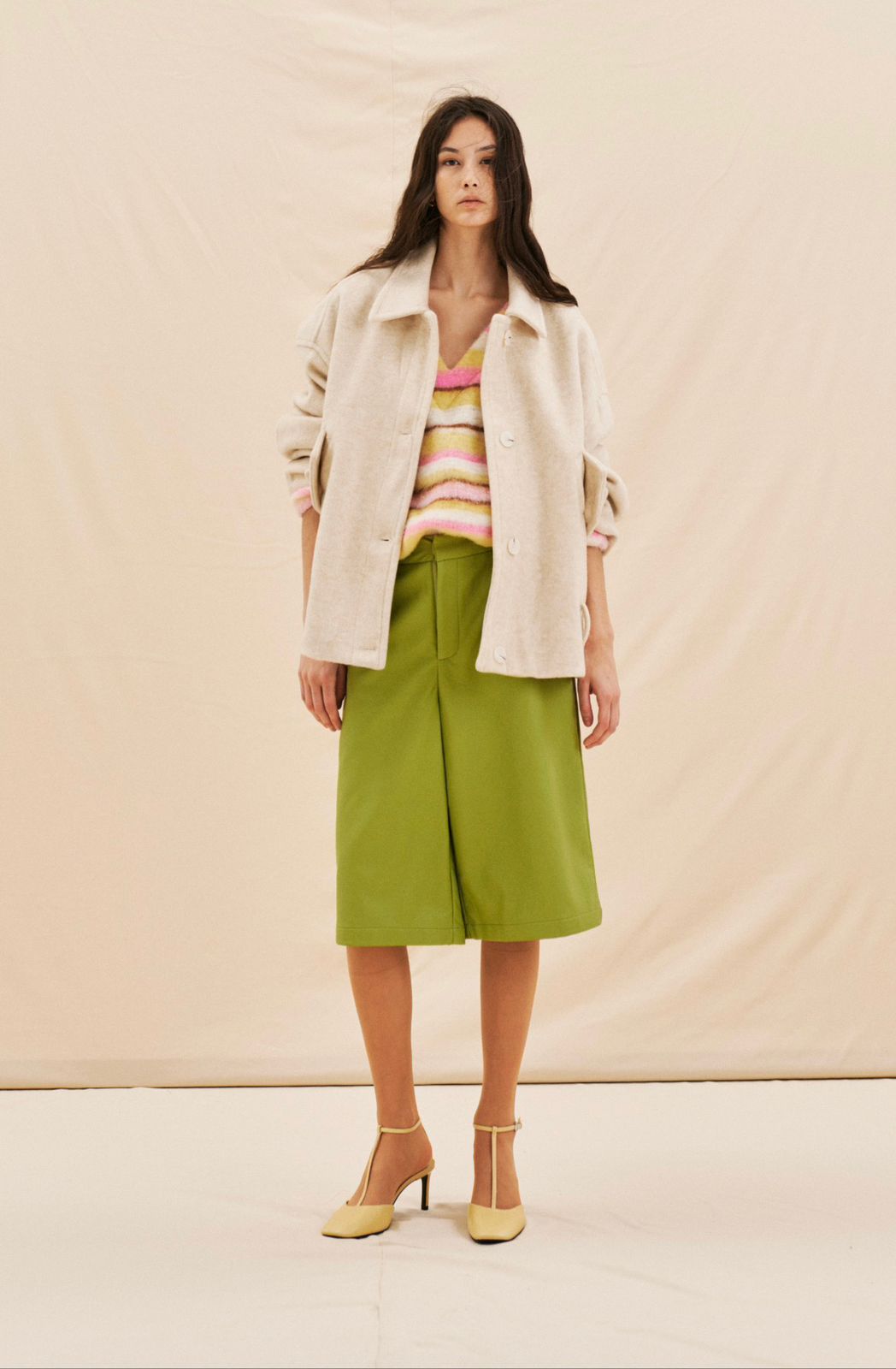SOFT, BELTED JACKET WITH A RELAXED SILHOUETTE AND CLASSIC BUTTON-FRONT DESIGN