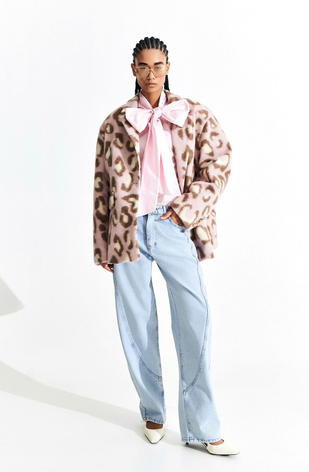 HIGH-WAISTED JEAN WITH BELY LOOPS