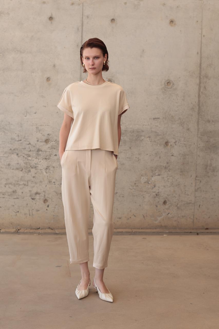 ELEGANT CO-ORD SET WITH RELAXED FIT TOP AND TAILORED TAPERED PANTS