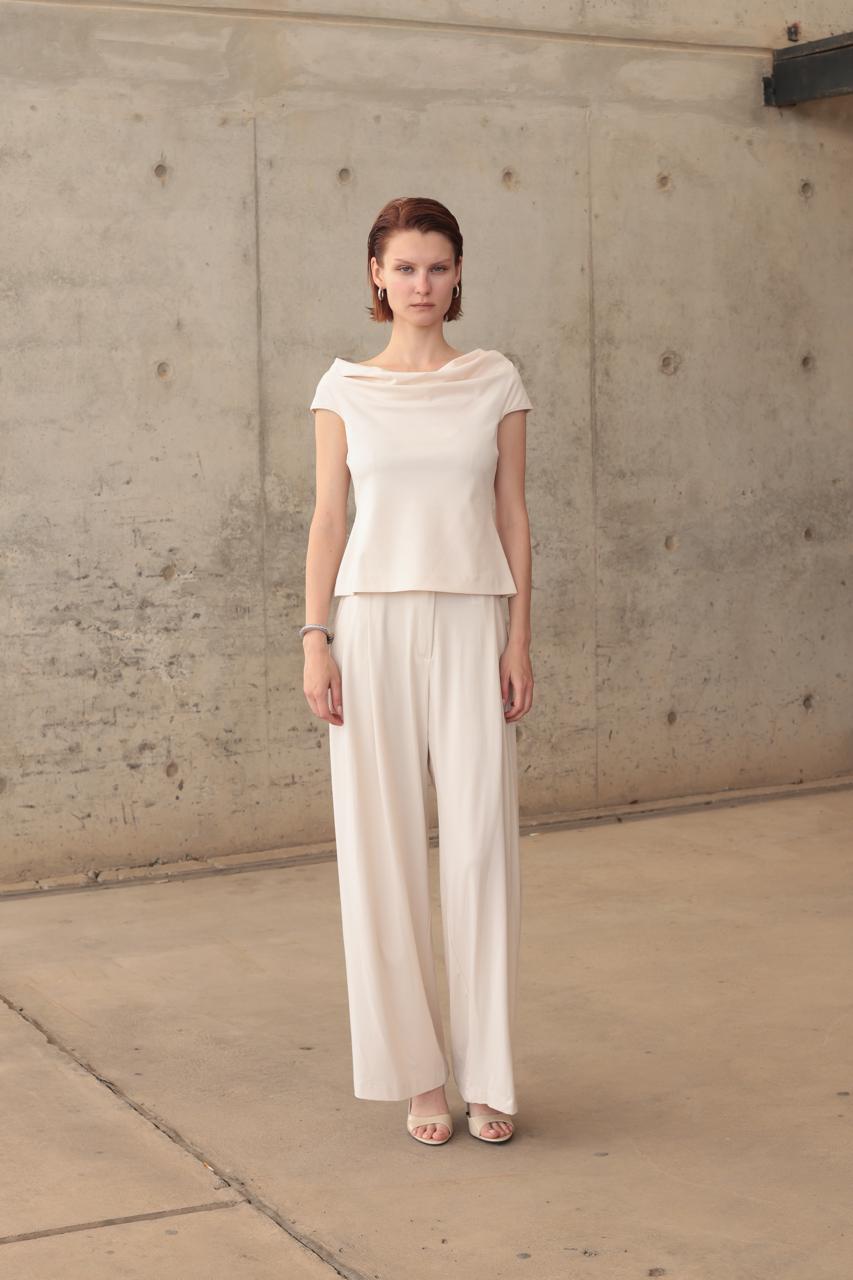 WIDE LEG TROUSER WITH A SOFT, FLOWY FIY FOR EVERYDAY ELEGANCE