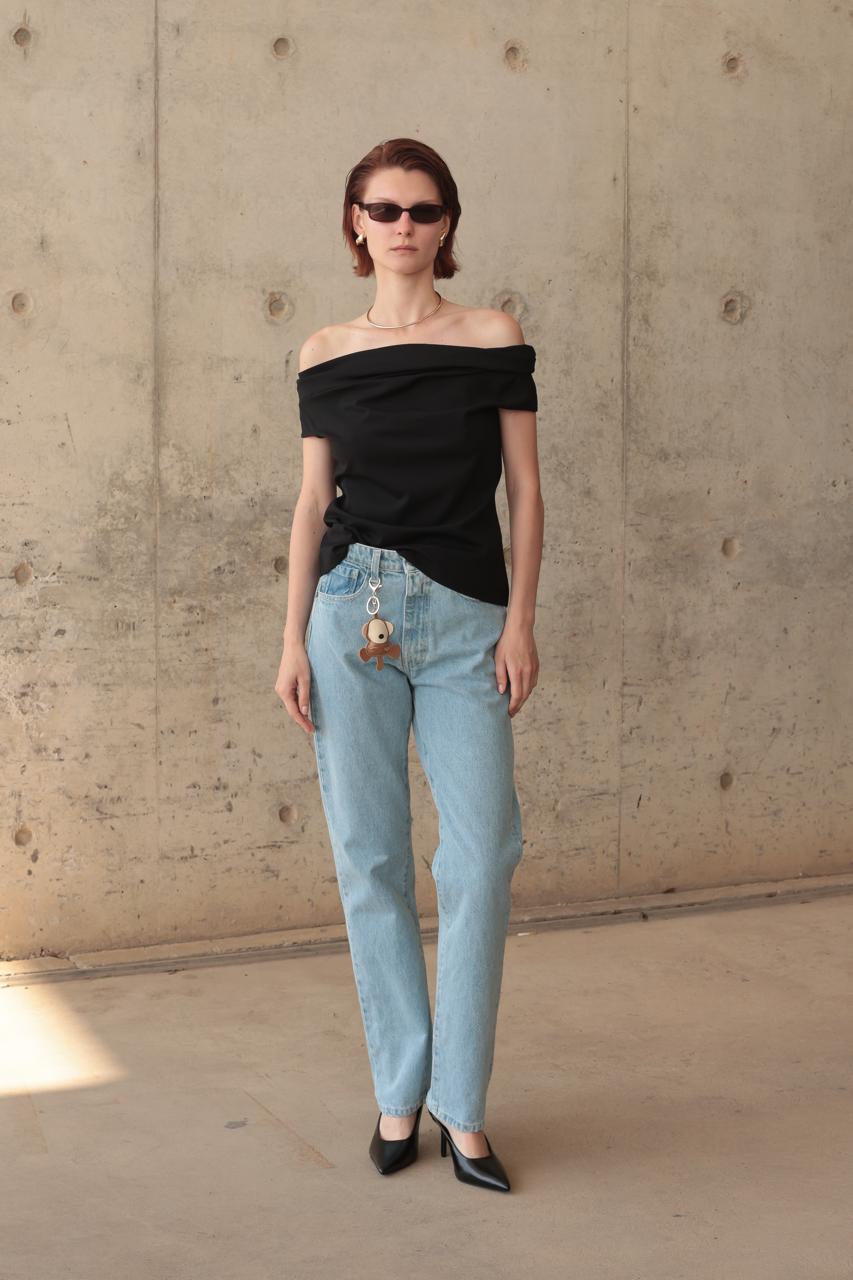 OFF-SHOULDER TOP