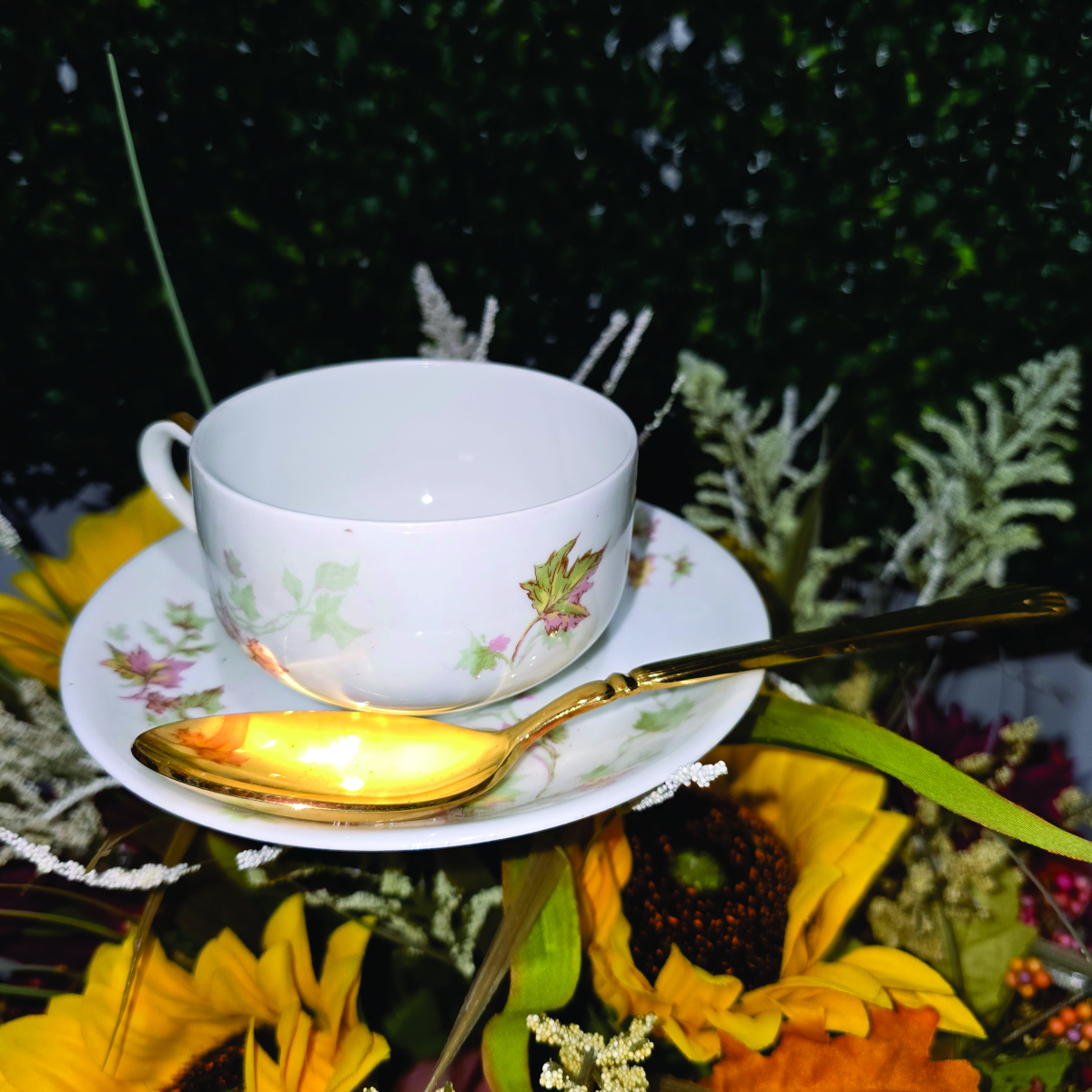 Autumn Maple Teacup Garden Bird Feeder