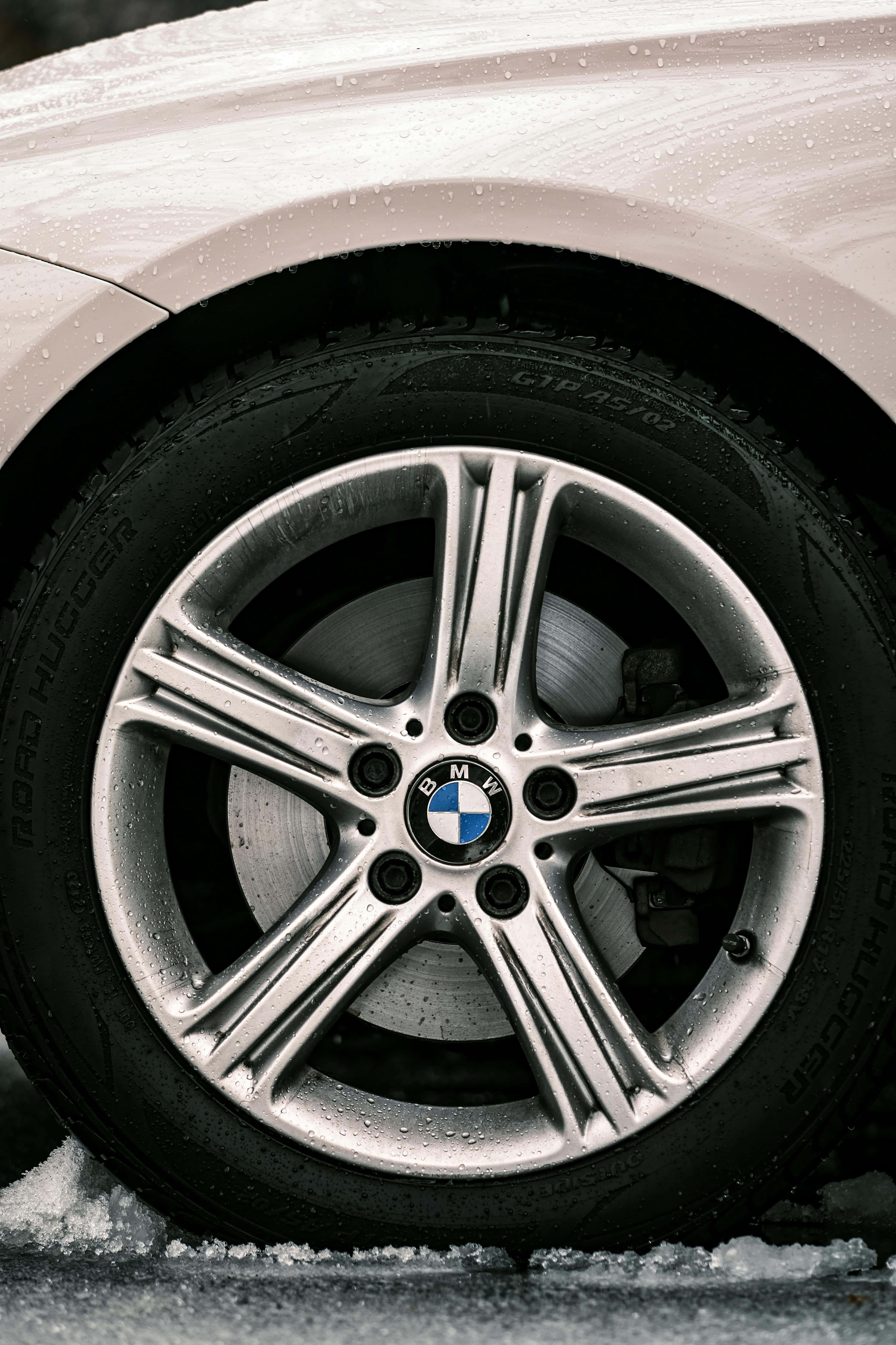 bmw-roadhugger-tire