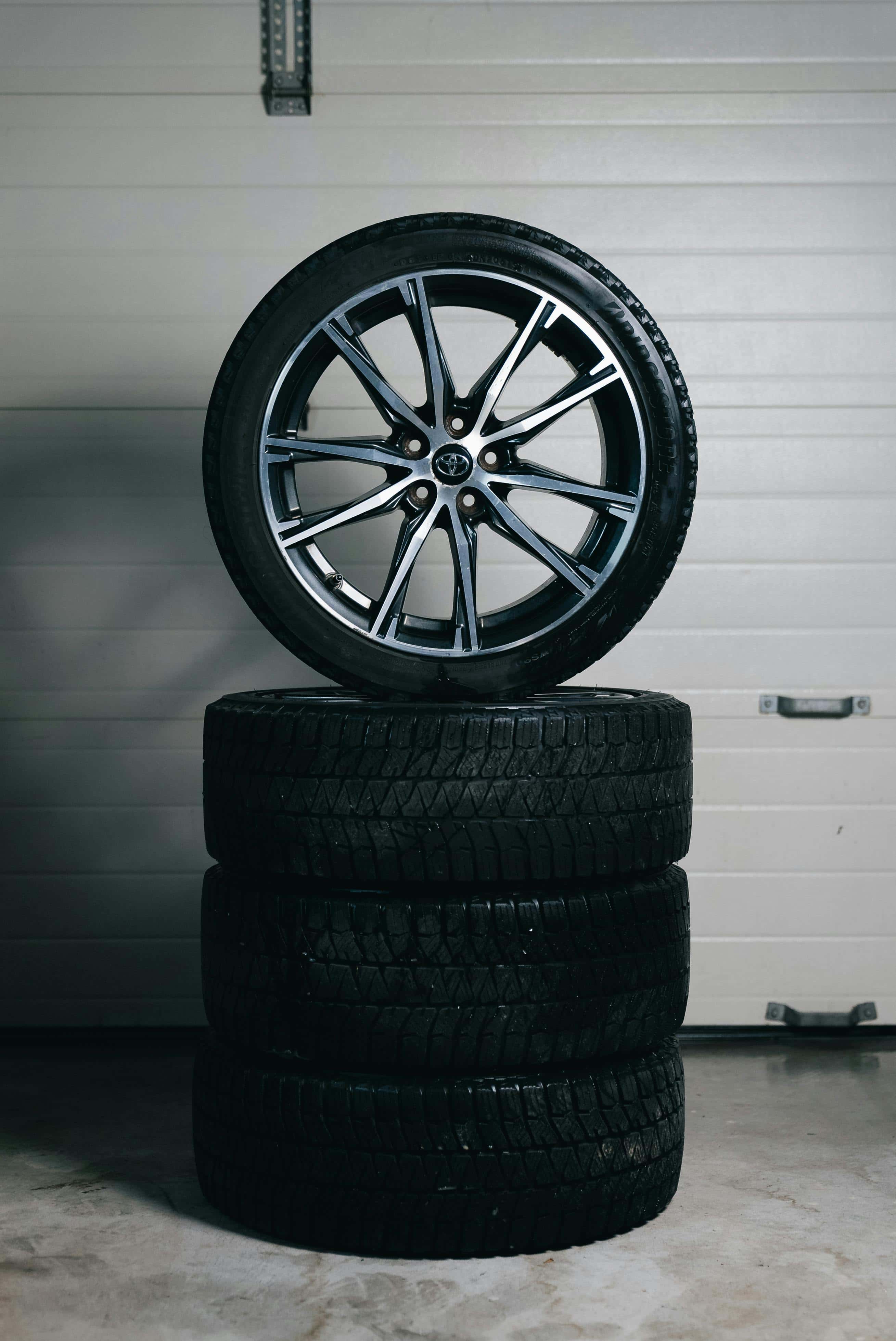 Modern Alloy Wheel Tire