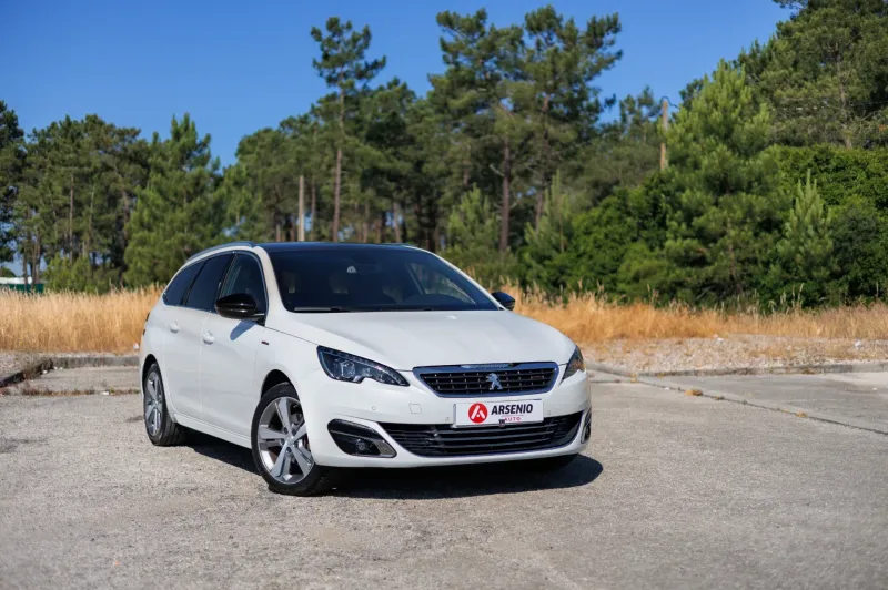 zzPeugeot 308 SW 1.2 PureTech GT Line||2016||89000km||Gasolina||Manual||130CV||Vendido