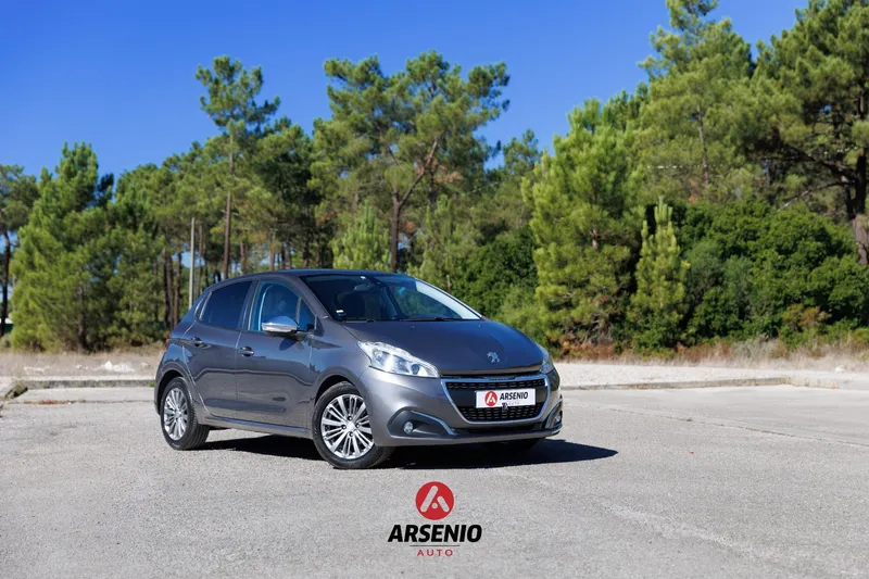 Peugeot 208 1.5 BlueHDi Signature ||2019||120000km||Gasóleo||Manual||102CV||Em Stock