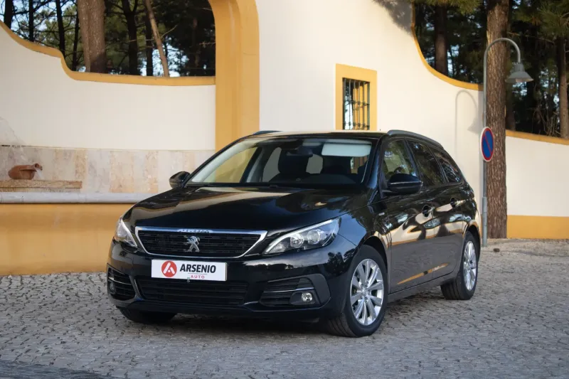 zzPeugeot 308 SW 1.5HDI Style||2019||75000km||Gasóleo||Manual||130CV||Vendido