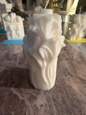 Sculpted Elegance Candle