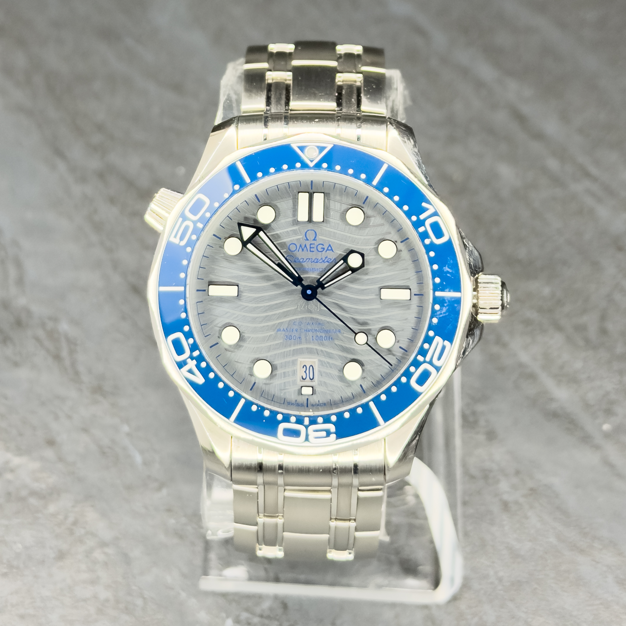 Omega Seamaster Diver 300M Grey Dial – 210.30.42.20.06.001 – Full Set 
