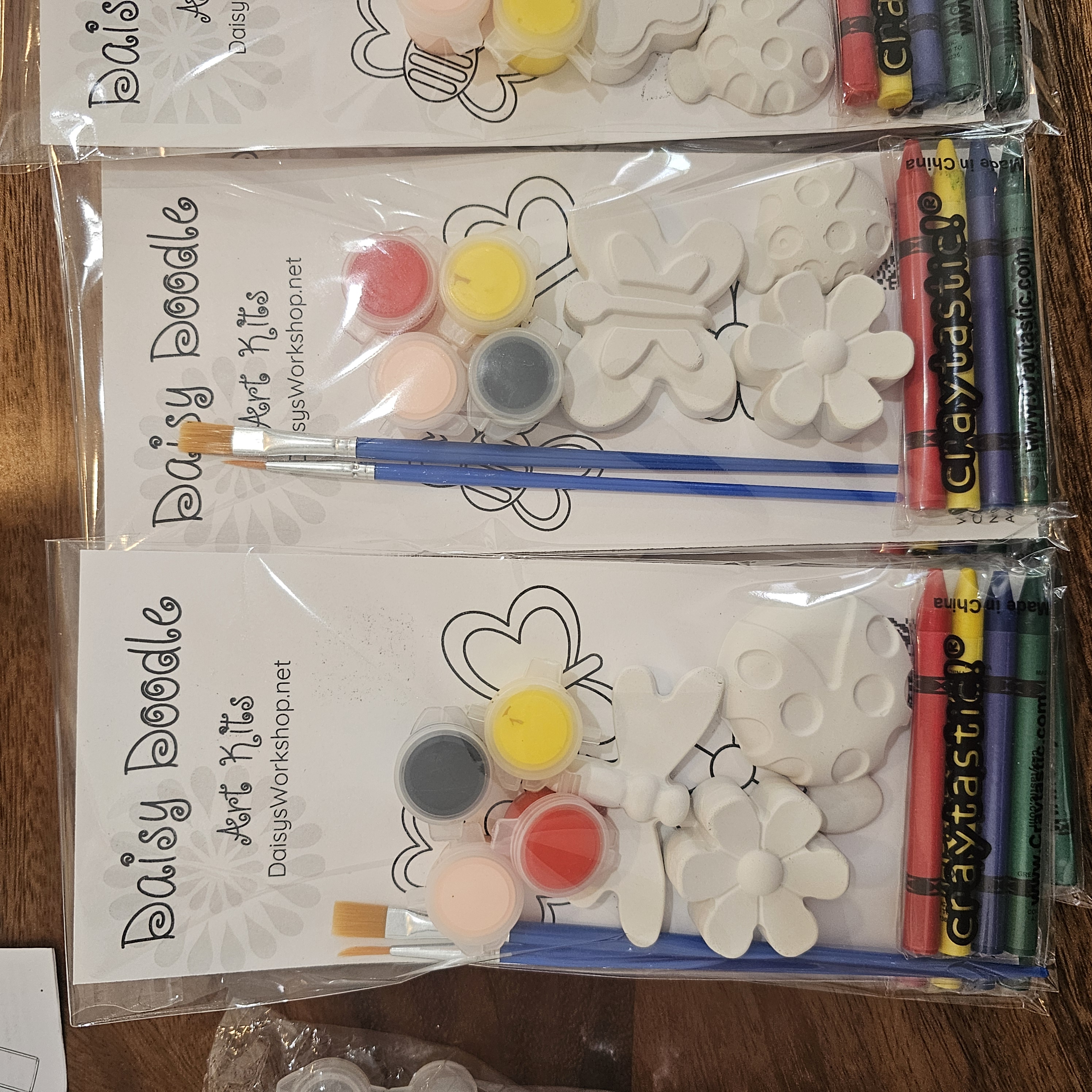 Flower & Garden Bug Plaster Painting Kit | Screen-Free Activity | Birthday Party Favor | Homeschool | Coloring Sheet