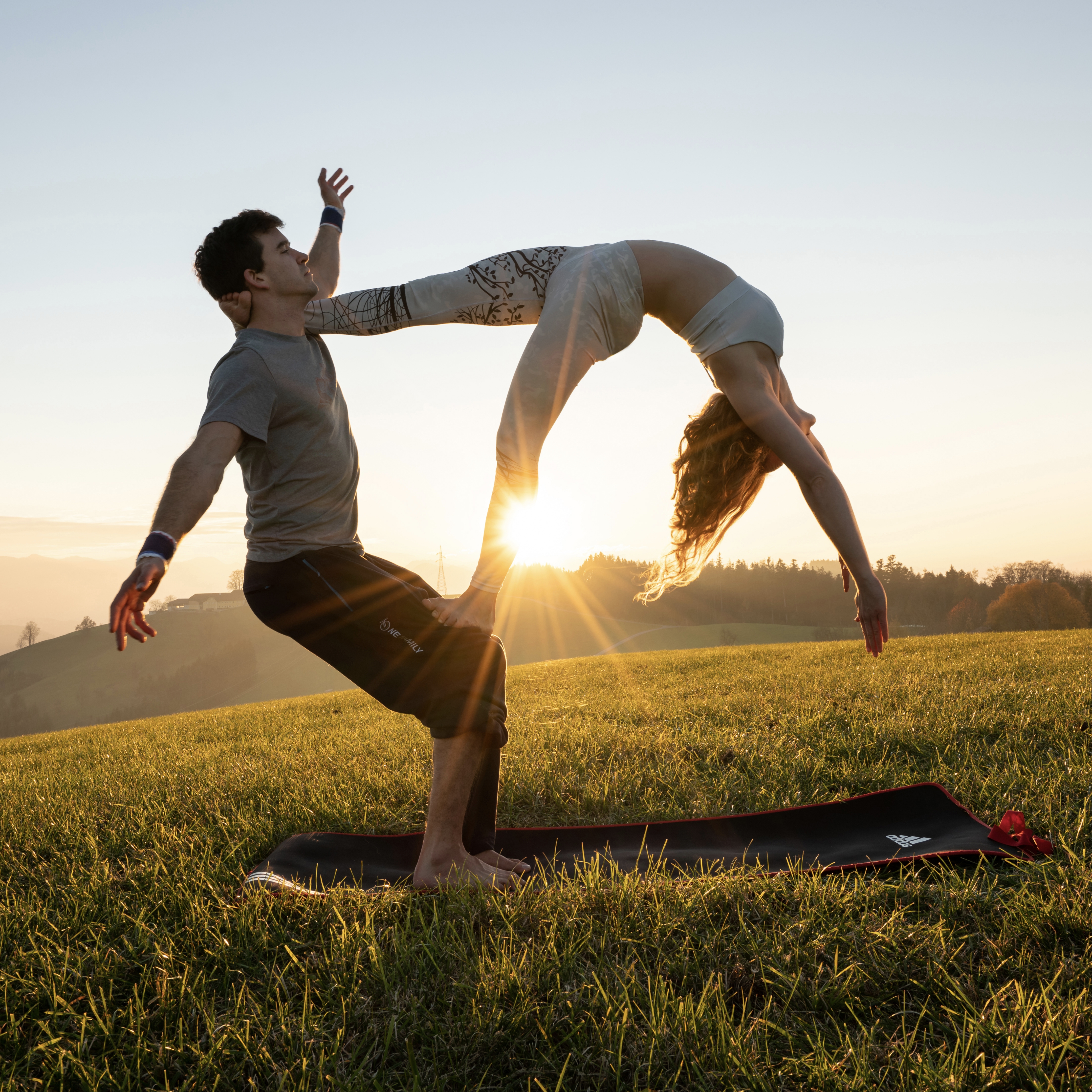 Acro for Two — (Online Course) Your First Steps Together