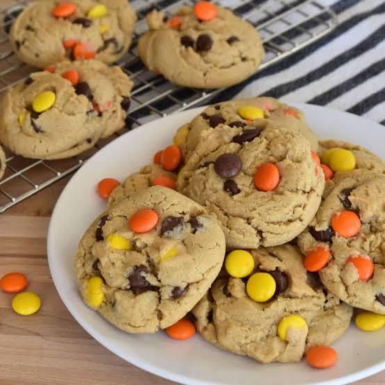 5 pack Reese's Peanut Butter cookies