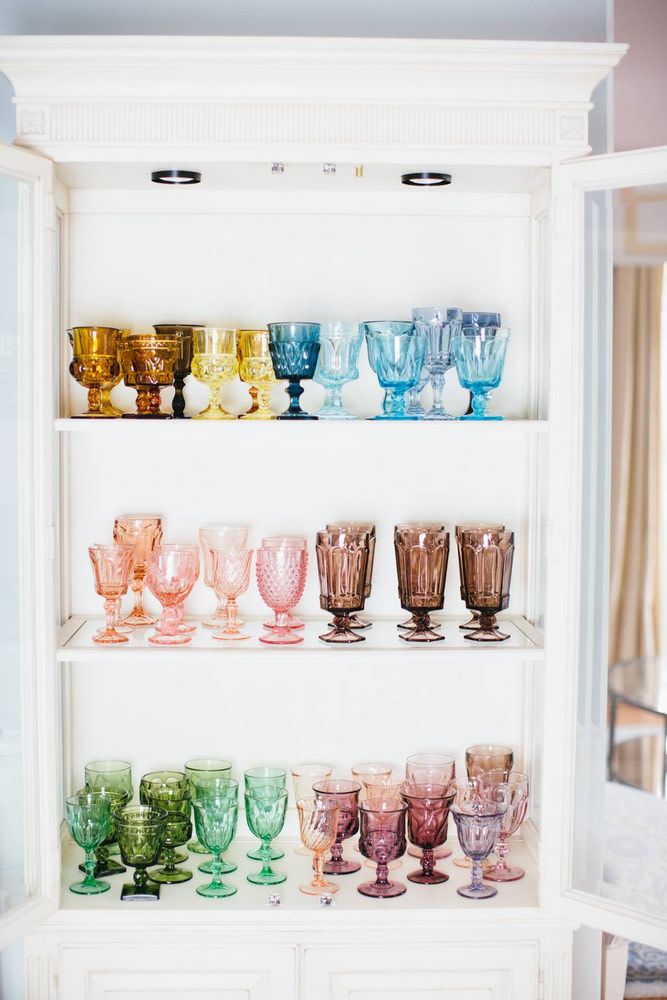 ENTERTAINING & HOSTESS
