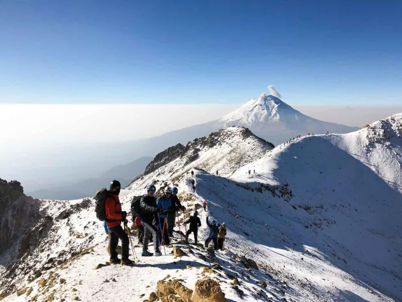 Iztaccíhuatl ridgeline traverse at 5,230m