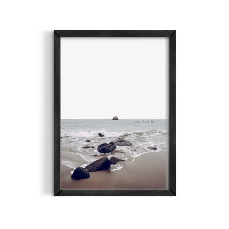 Cuadro Fotográfico Costa Rocosa y Olas – Estilo Mar Oscuro