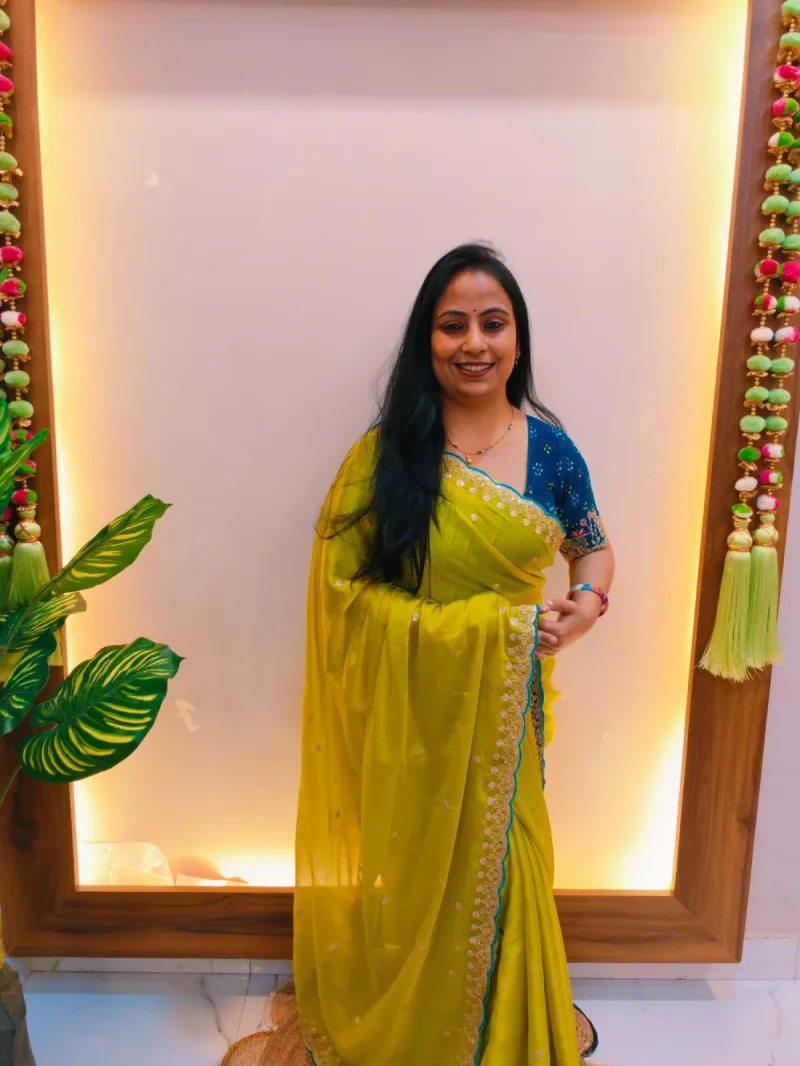 PARROT GREEN CRAPE SILK SAREE
