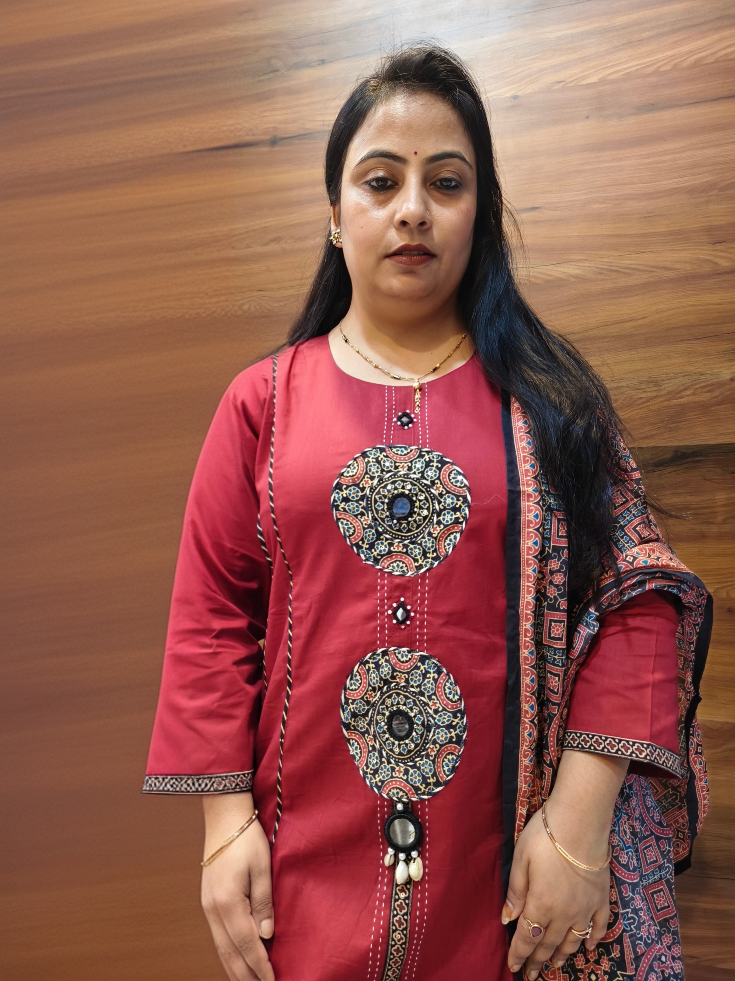 GUJRATI SHISHA & AJRAK 3 PIECE SET