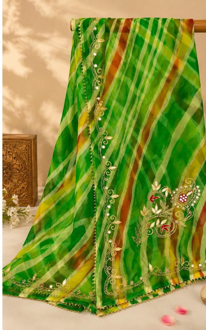 DUAL-TONE GEORGETTE LAHARIYA SAREE WITH PITTAN WORK