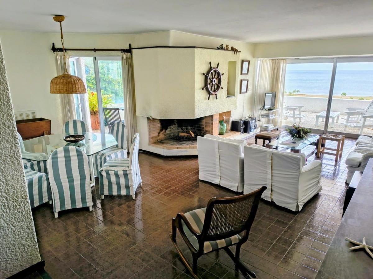 📍 PLAYA MANSA | PUNTA DEL ESTE, URUGUAY | 4 BD 3.5 BTH | USD 600.000
