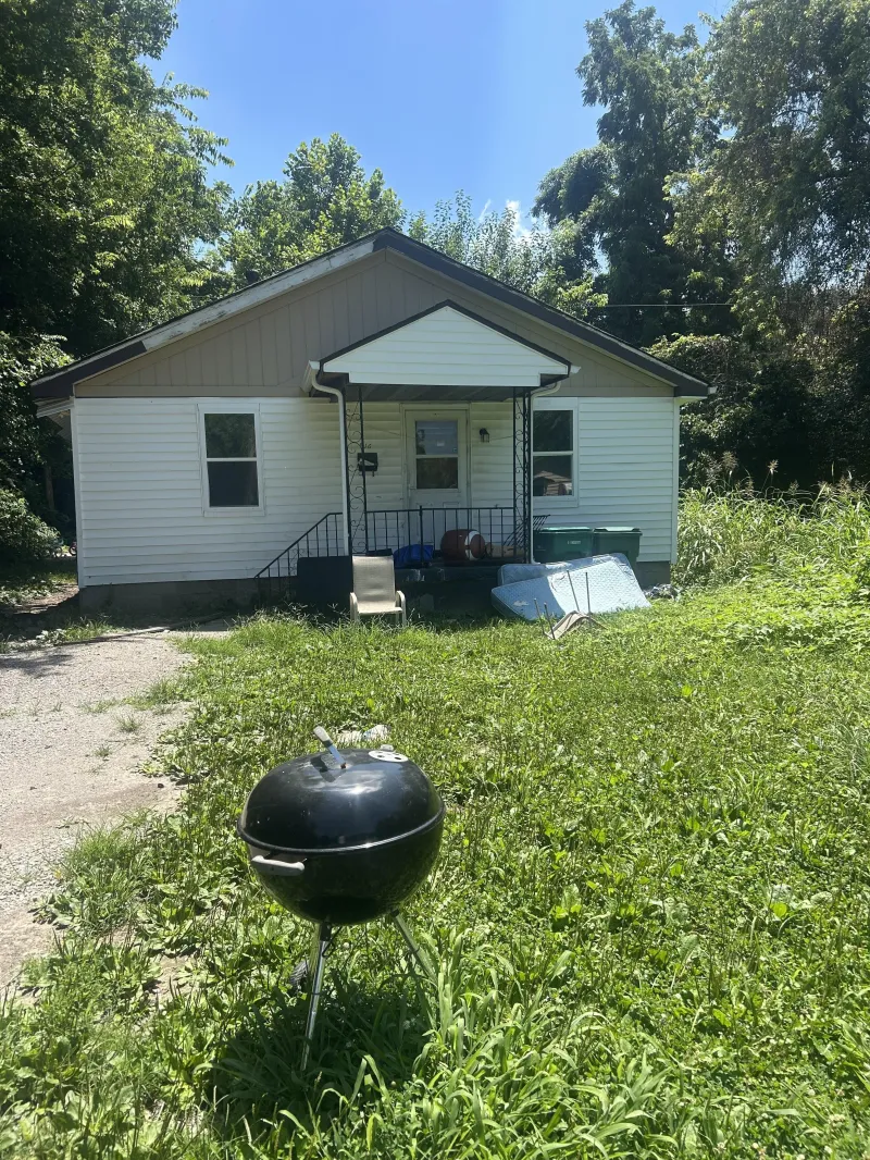 516 N 84th St, East St Louis, IL 62203