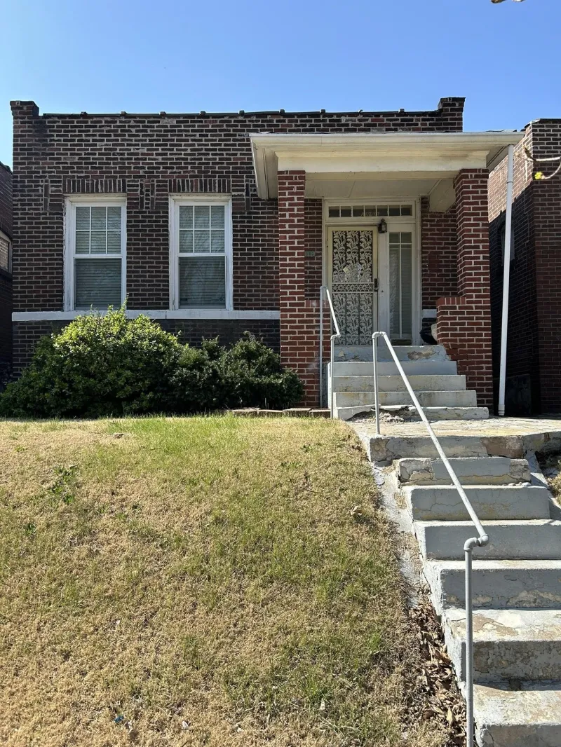 4890 Margaretta Ave. Saint Louis MO 63115