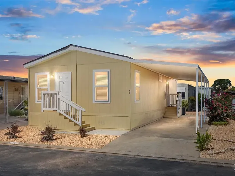2240 Golden Oak Ln Space 51