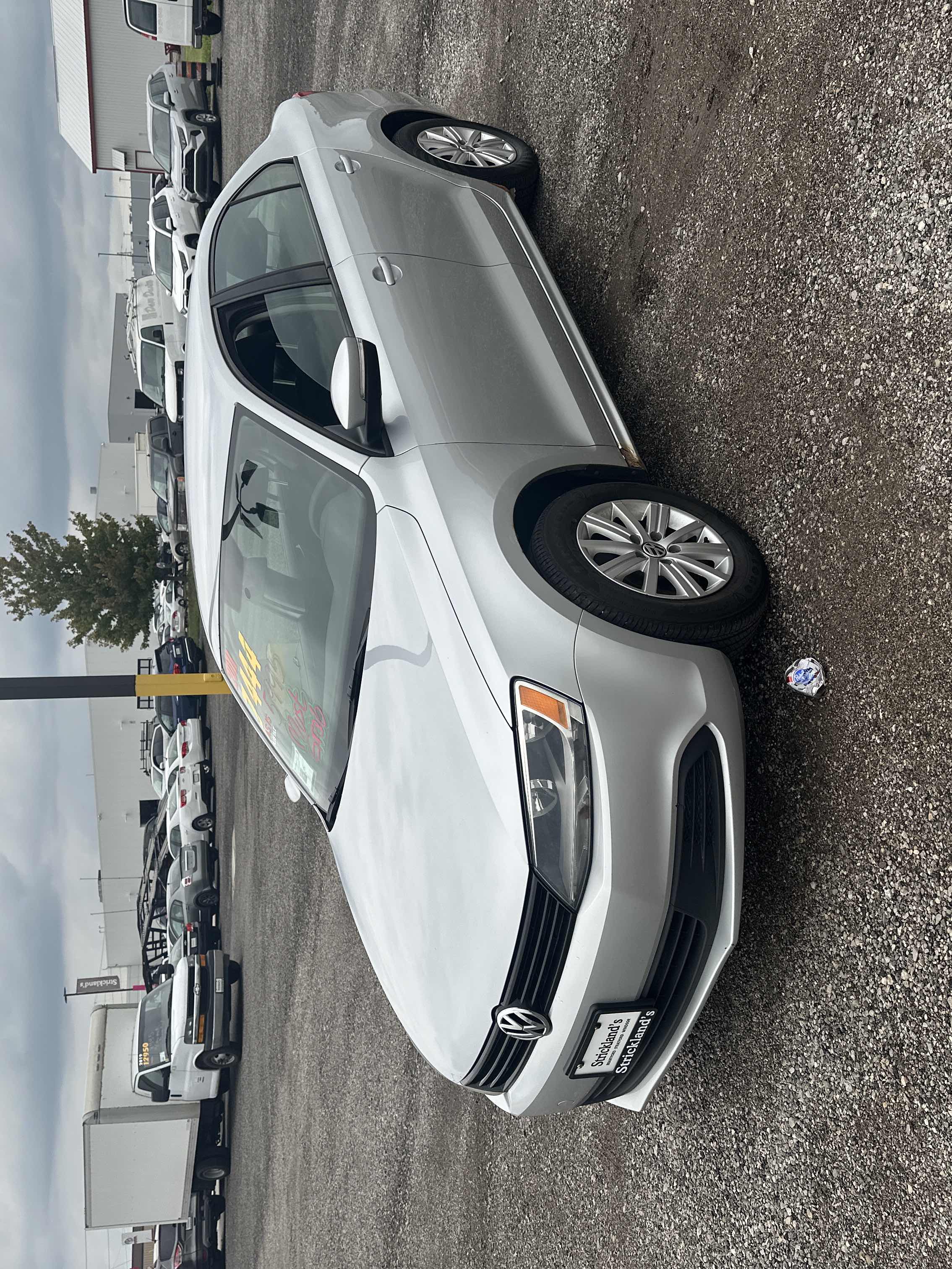 2011 Volkswagen Jetta 3VWDK7AJXBM010429