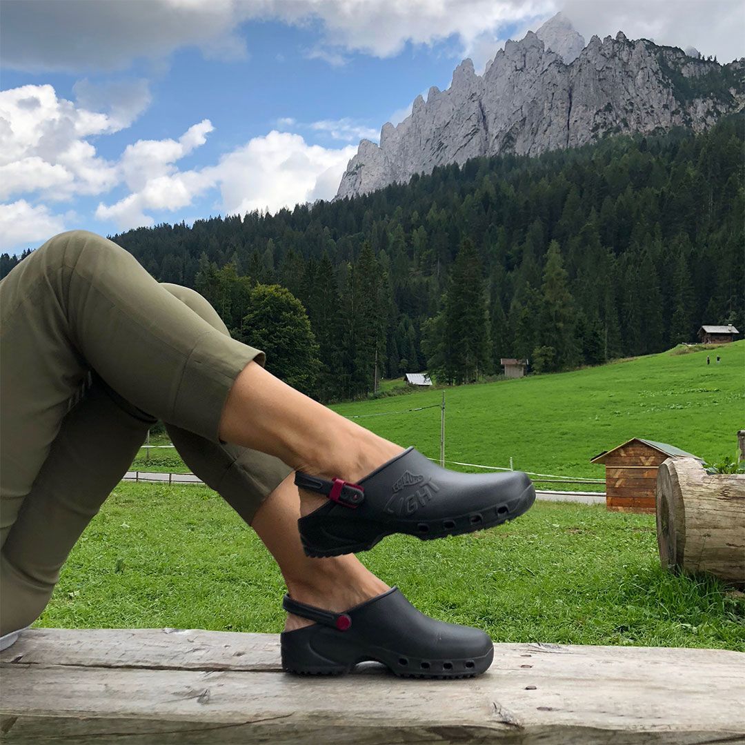 Calzuro Light – Ultra-Light EVA Clogs – Antistatic & Non-Slip