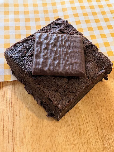 All vegan brownie & flapjack box