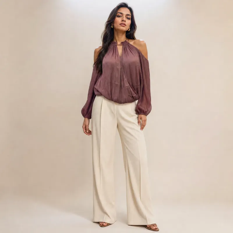 Blusa de Satín Cold Shoulder con Cuello Halter