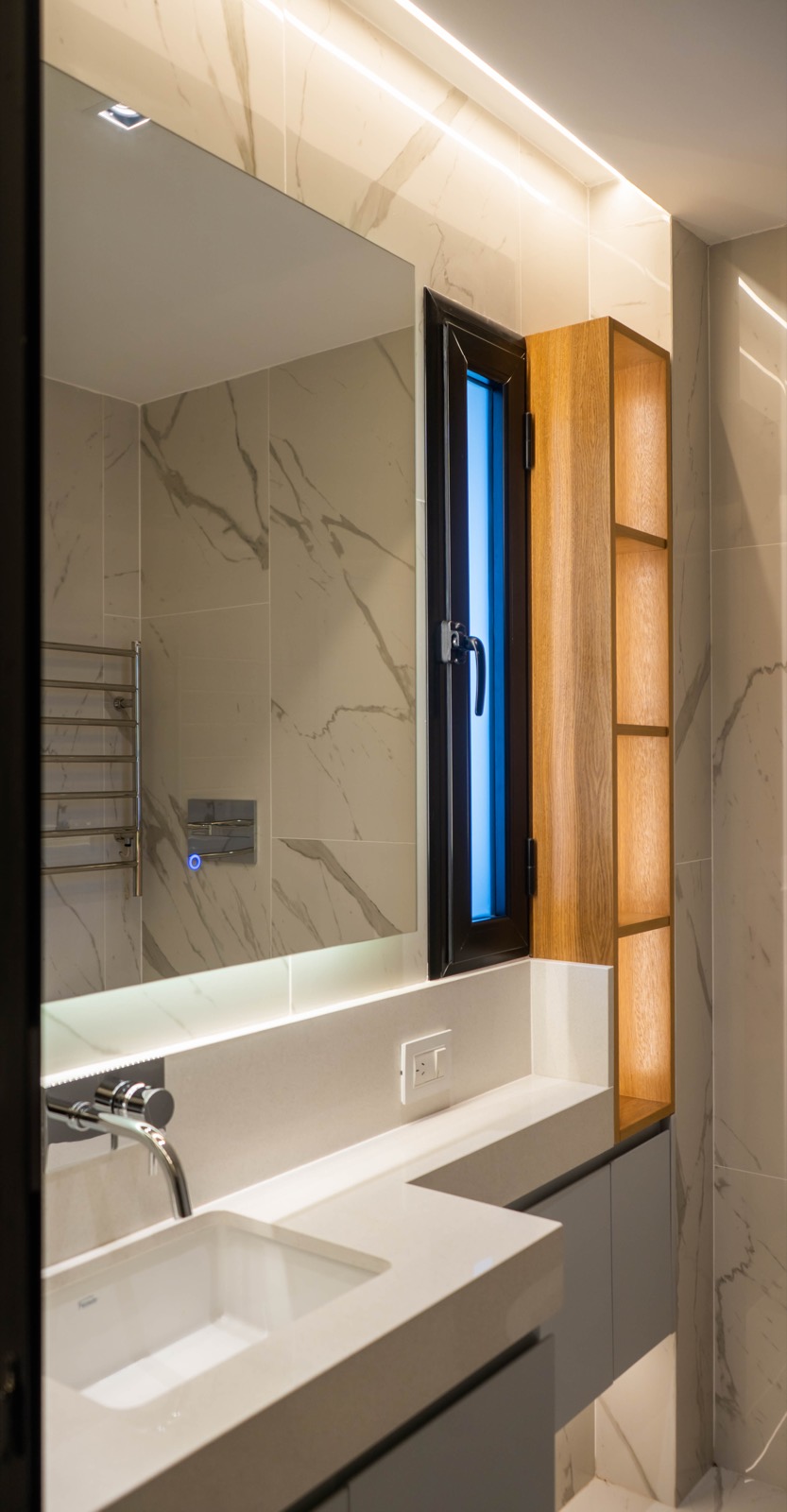 Baño en mármol y madera, Boedo