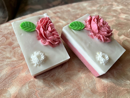 Handmade Oatmeal Soap – Lavender Scent | 4.4 oz