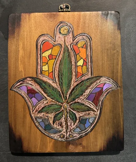 Popular Pot Leaf - 8 x 6