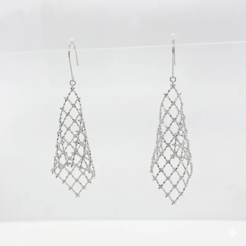 18K White Gold Small Diamond Shaped Earring