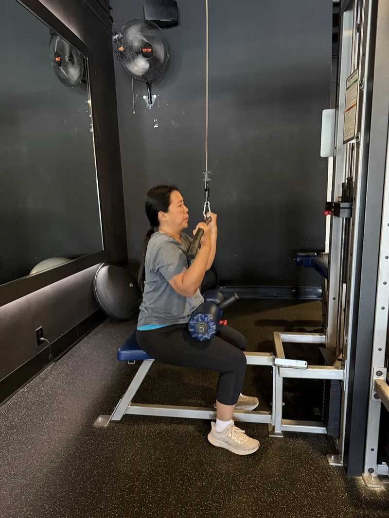 Client doing a cable pulldown