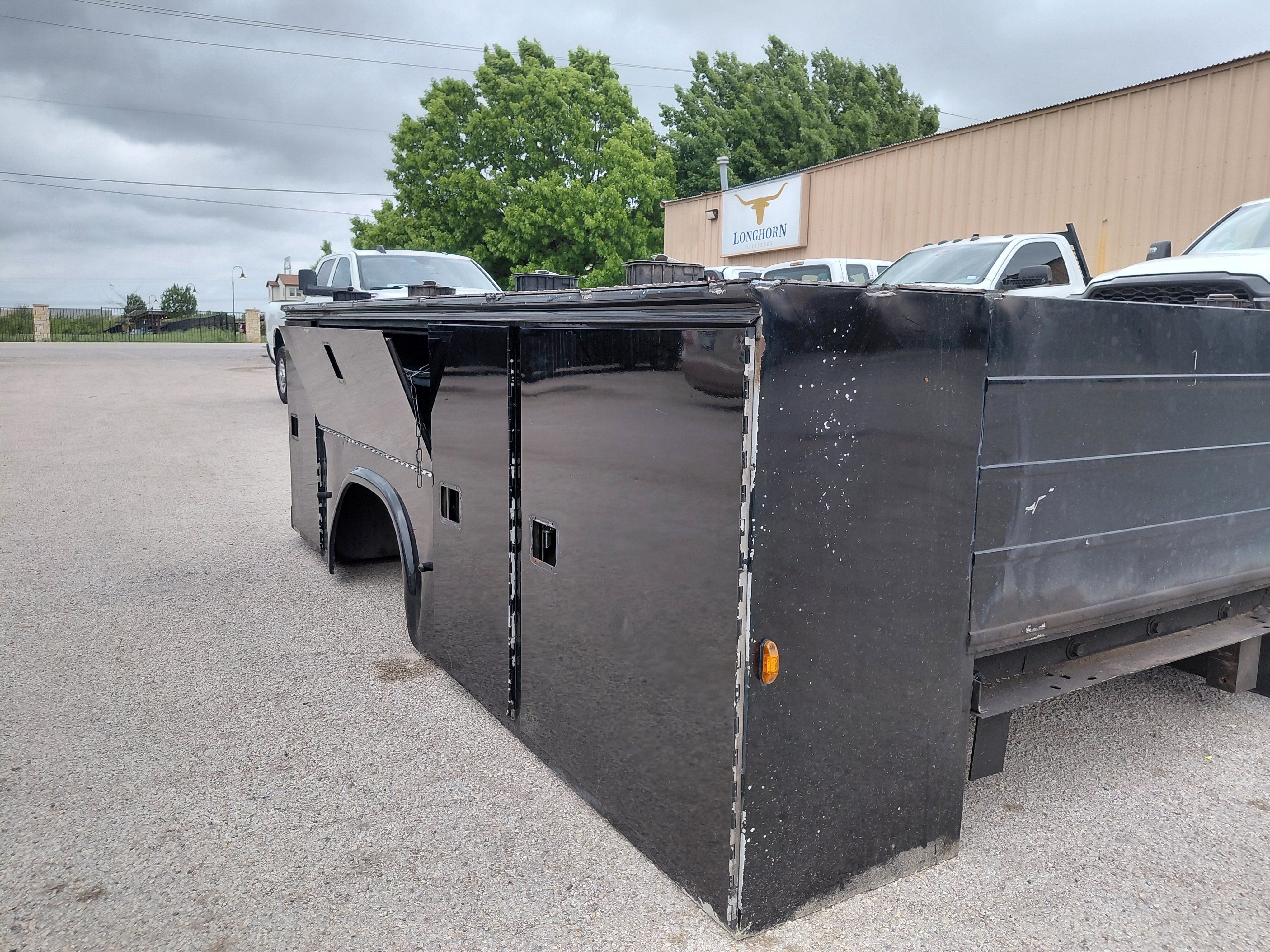 11FT DW KNAPHEIDE SERVICE BODY UTIL-44