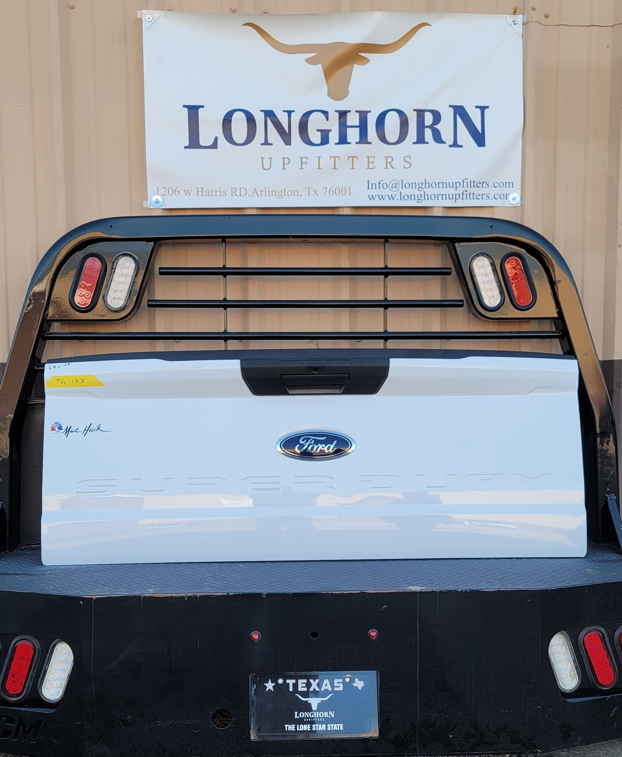 2023–2025 Ford F-250/F-350 Super Duty OEM White Tailgate –123