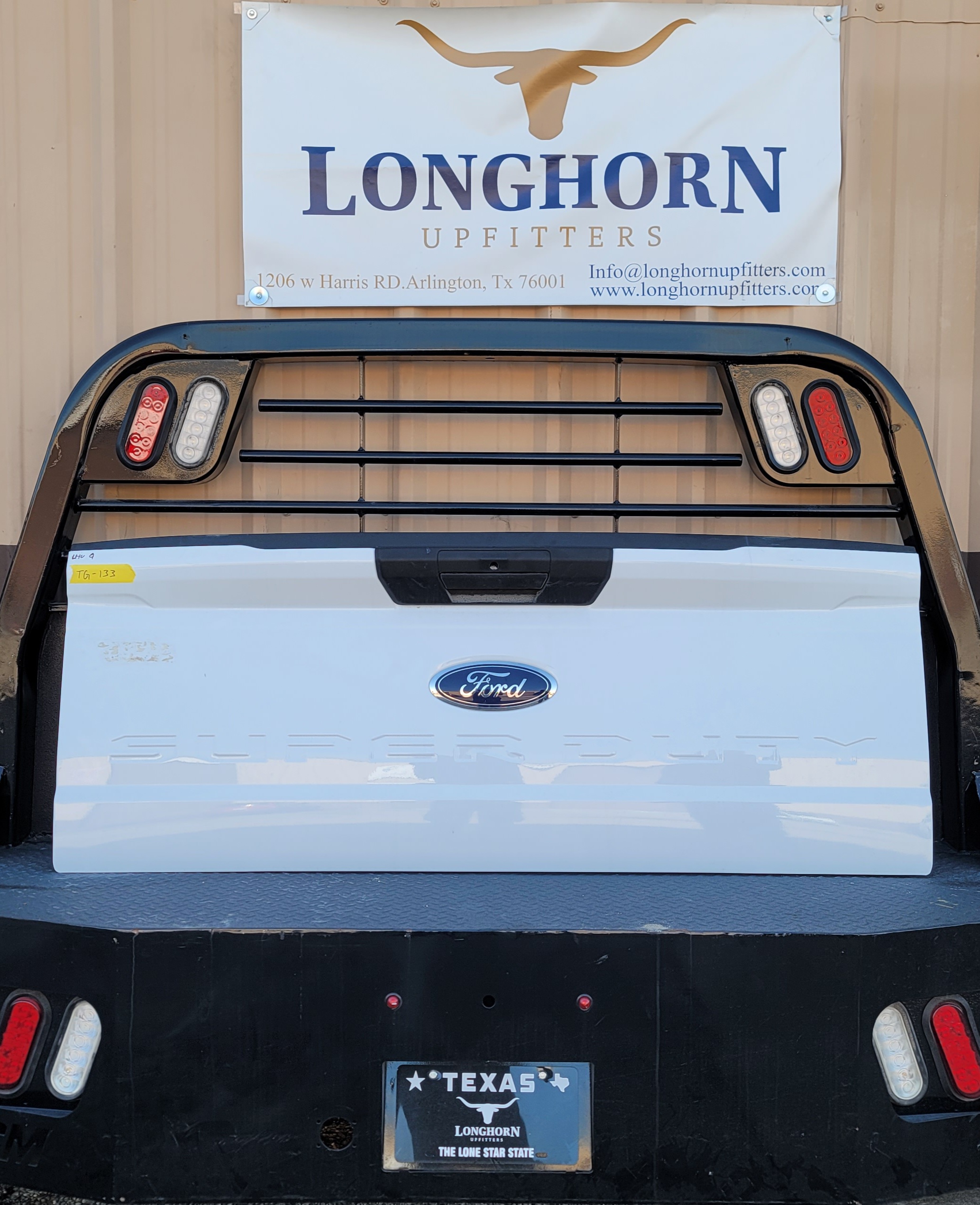 2023–2025 Ford F-250/F-350/F-450 Super Duty Oxford White OEM Tailgate – 133