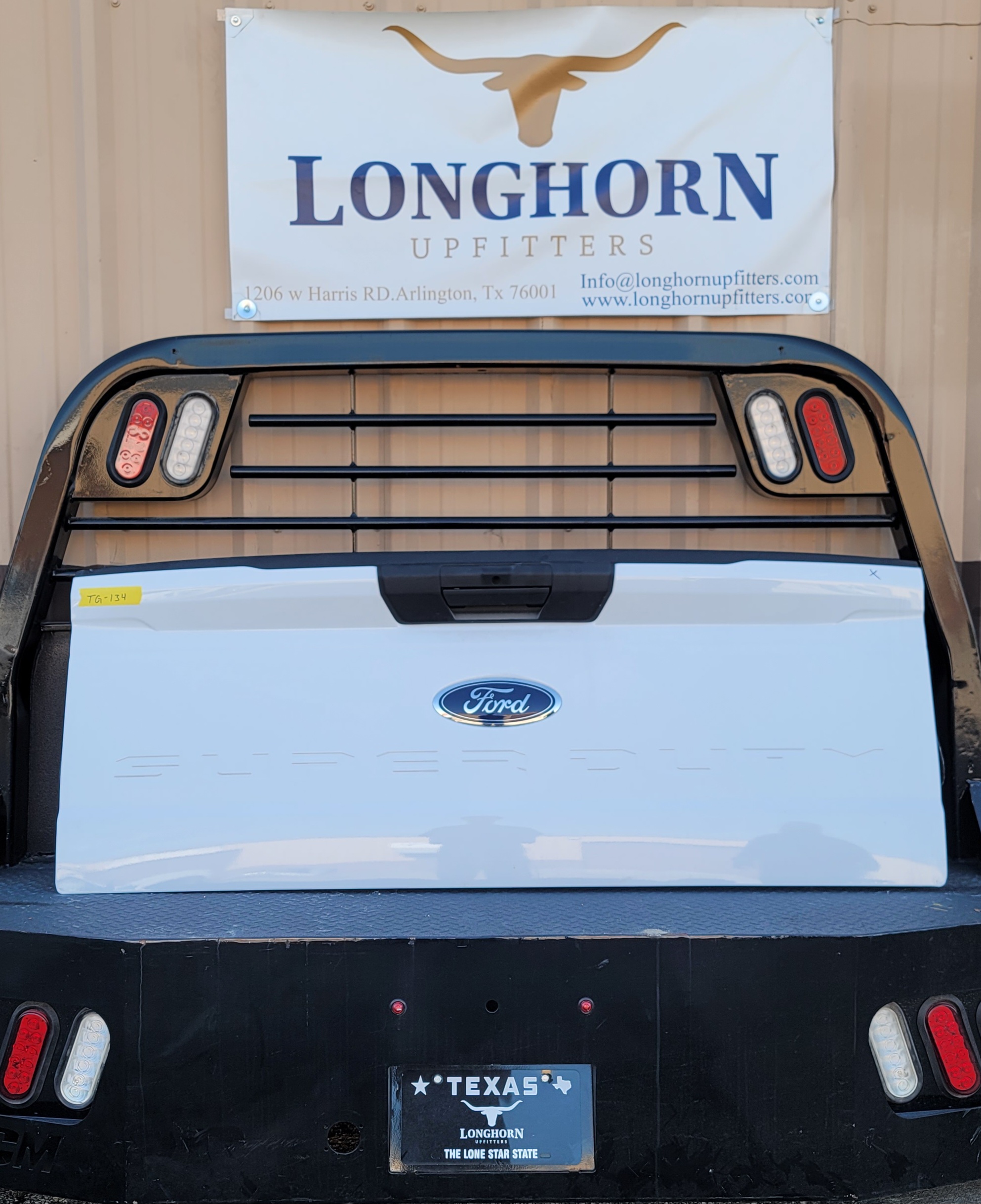 2023–2025 Ford F-250/F-350/F-450 Super Duty Oxford White OEM Tailgate – 134