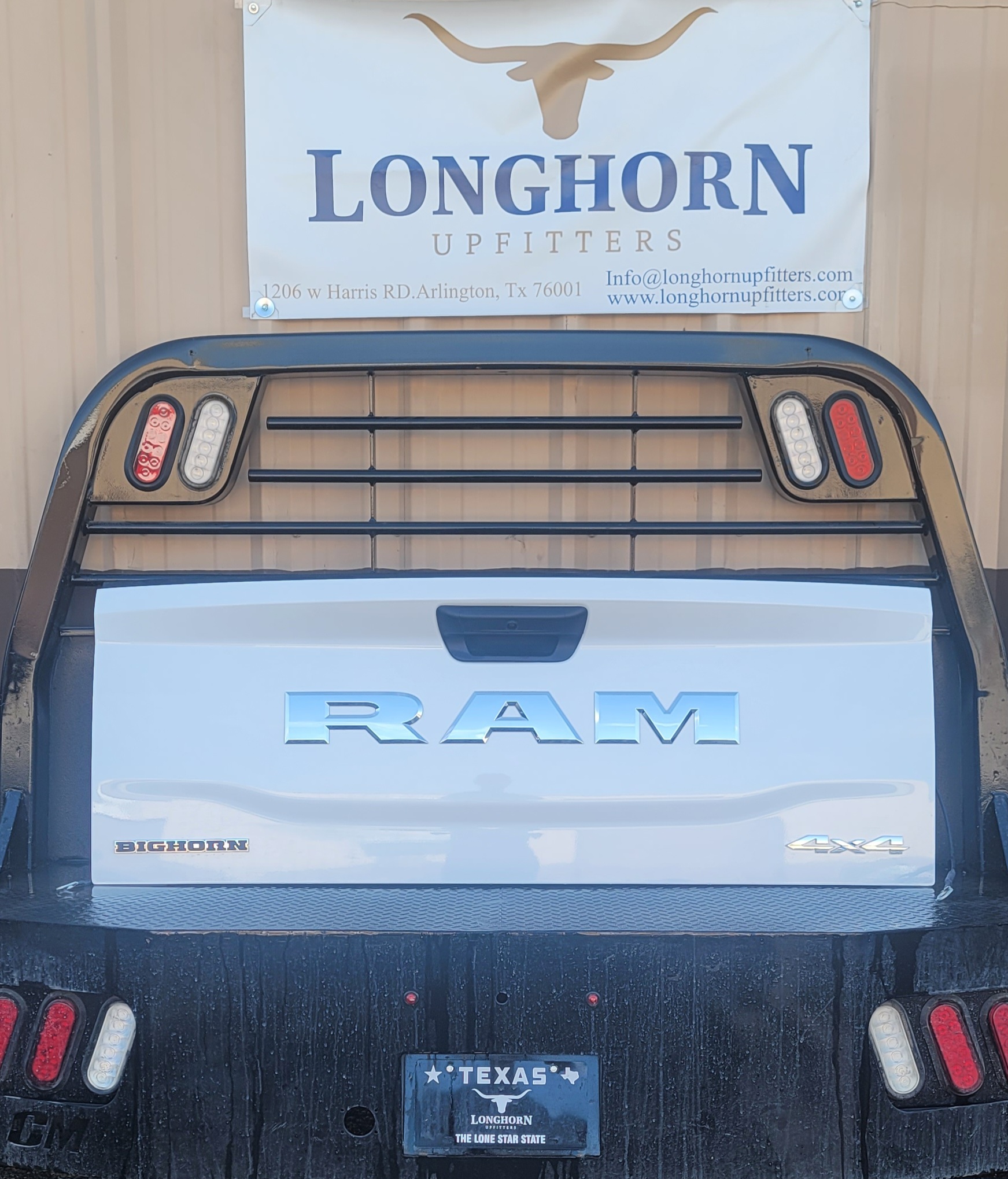 2019–2024 RAM 1500 DT BIGHORN OEM Tailgate-158